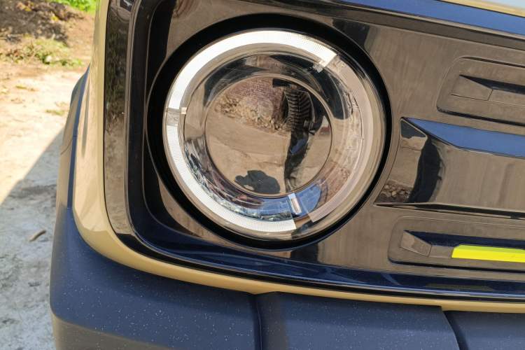 Used Geely Galaxy Panda 2024 200km Panda Rider Right Front Headlight
