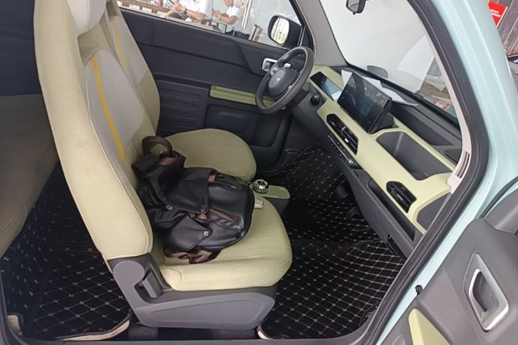 Used Geely Galaxy Panda 2024 Panda Mini 200km Endurance Bear Right Front Seat