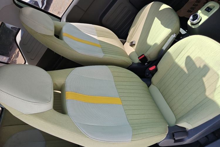 Used Geely Galaxy Panda 2024 Panda Mini 200km Endurance Bear Right Front Seat