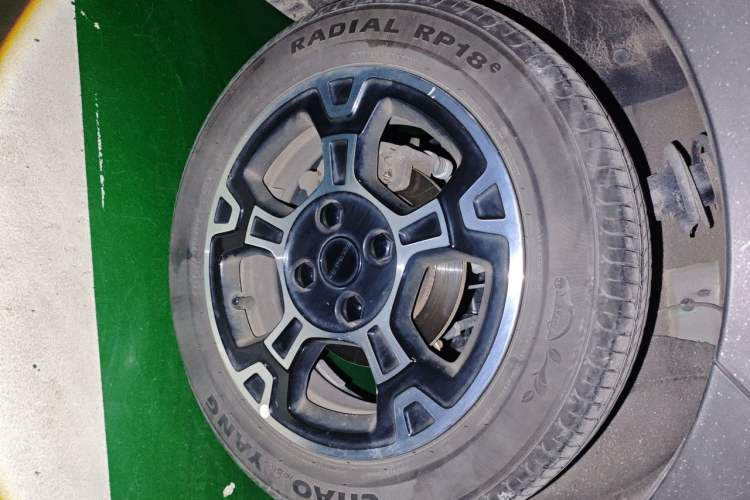 Used Geely Galaxy Panda 2024 200km Panda Rider Right Front Wheel Hub
