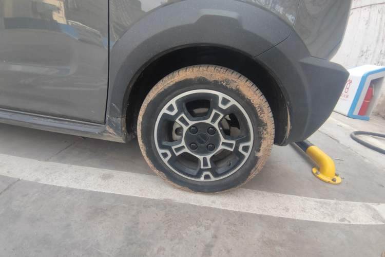 Used Geely Galaxy Panda 2024 200km Panda Rider Right Front Wheel Hub