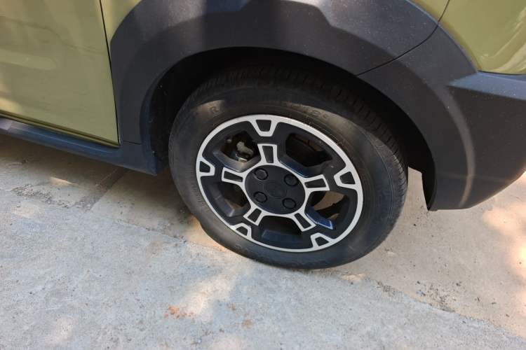 Used Geely Galaxy Panda 2024 200km Panda Rider Right Front Wheel Hub