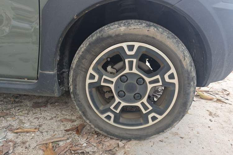 Used Geely Galaxy Panda 2024 200km Panda Rider Right Front Wheel Hub