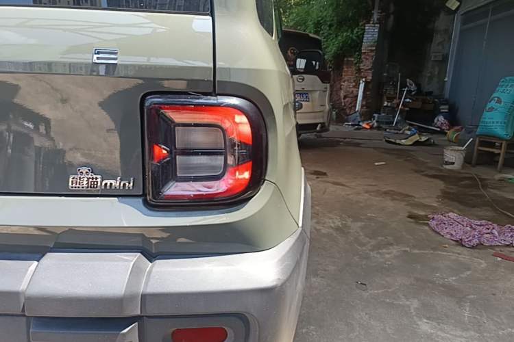 Used Geely Galaxy Panda 2024 200km Panda Rider Right Rear Taillight