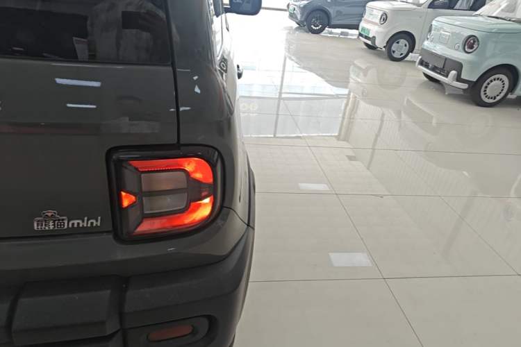 Used Geely Galaxy Panda 2024 200km Panda Rider Right Rear Taillight