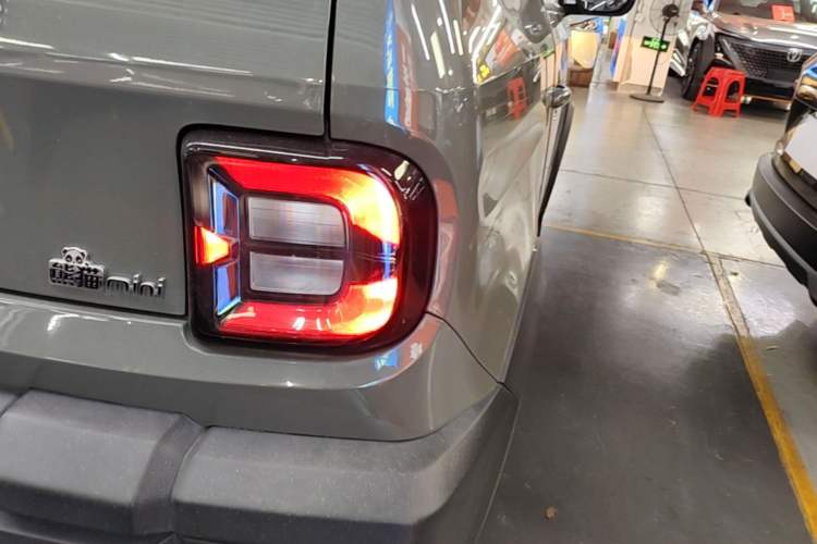 Used Geely Galaxy Panda 2024 200km Panda Rider Right Rear Taillight