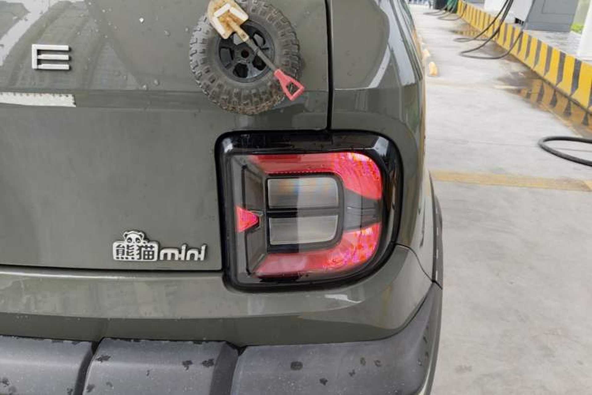 Used Geely Galaxy Panda 2024 200km Panda Rider Right Rear Taillight