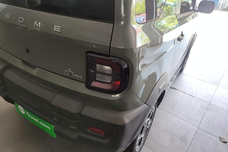 Used Geely Galaxy Panda 2024 200km Panda Rider Right Rear Taillight