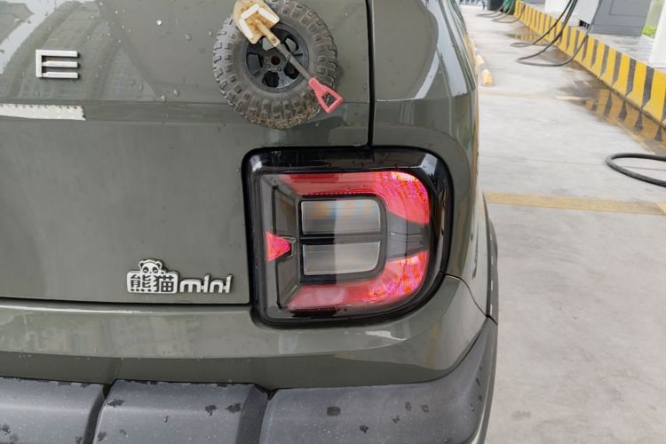 Used Geely Galaxy Panda 2024 200km Panda Rider Right Rear Taillight