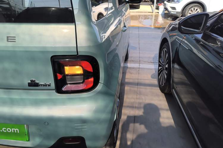 Used Geely Galaxy Panda 2024 Panda Mini 200km Endurance Bear Right Rear Taillight