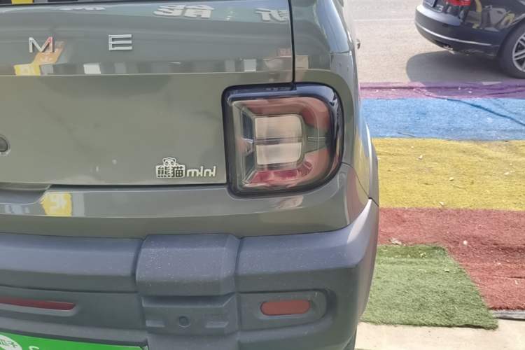 Used Geely Galaxy Panda 2024 200km Panda Rider Right Rear Taillight
