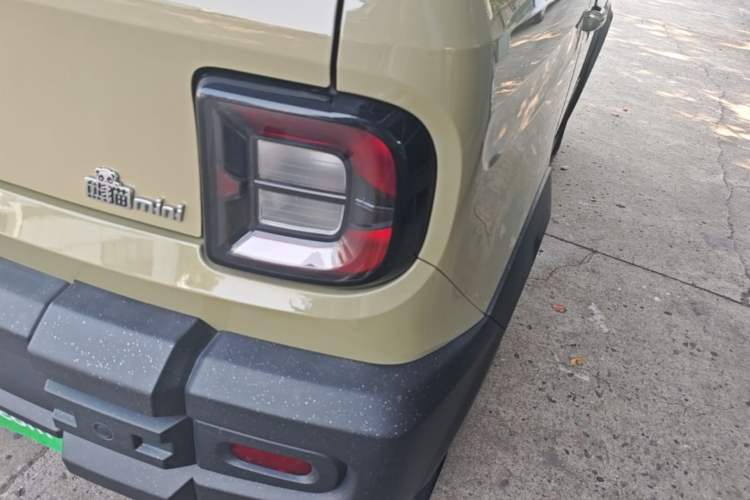 Used Geely Galaxy Panda 2024 200km Panda Rider Right Rear Taillight