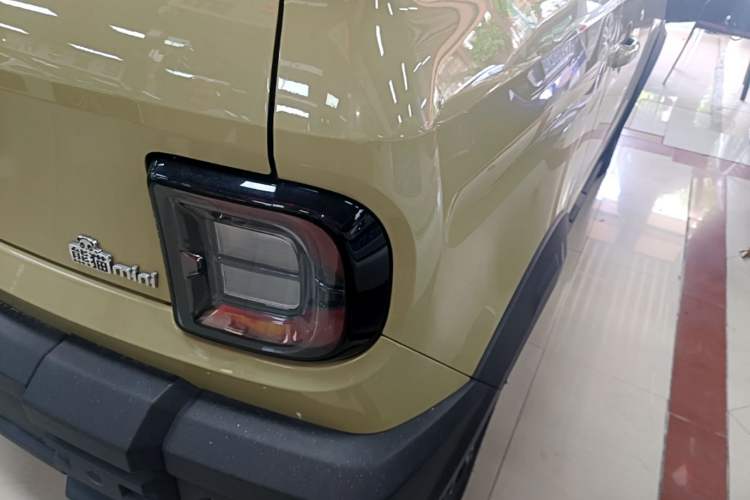 Used Geely Galaxy Panda 2024 200km Panda Rider Right Rear Taillight