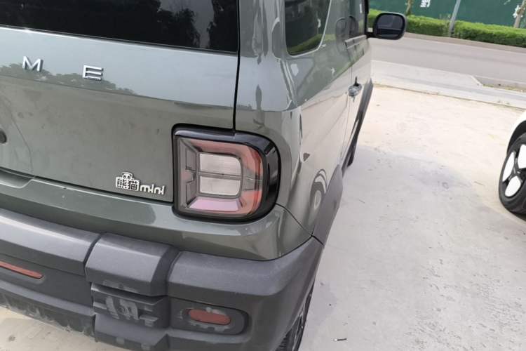 Used Geely Galaxy Panda 2024 200km Panda Rider Right Rear Taillight