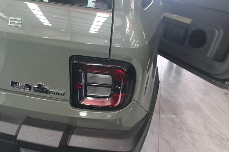 Used Geely Galaxy Panda 2024 200km Panda Rider Right Rear Taillight