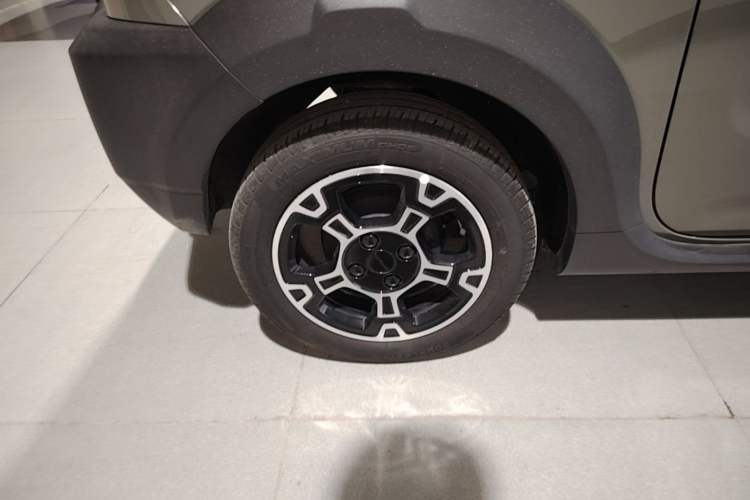 Used Geely Galaxy Panda 2024 200km Panda Rider Right Rear Wheel Hub