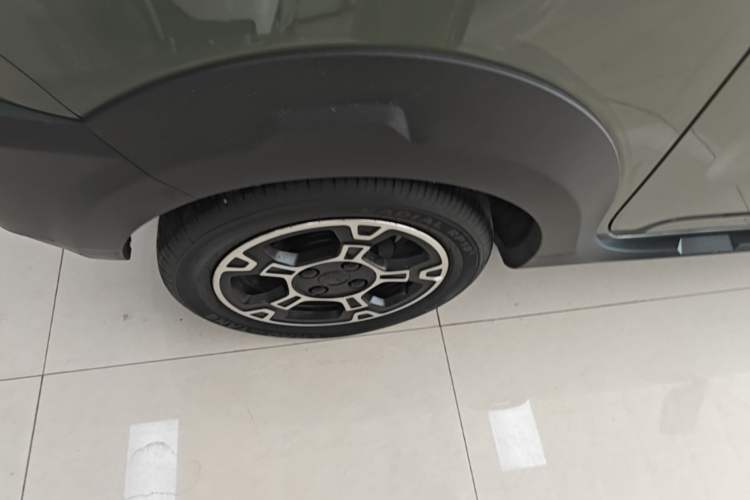 Used Geely Galaxy Panda 2024 200km Panda Rider Right Rear Wheel Hub