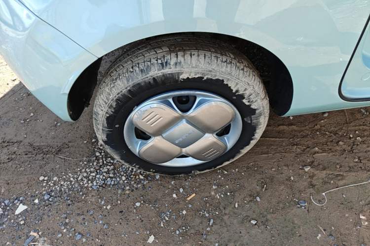 Used Geely Galaxy Panda 2024 Panda Mini 200km Endurance Bear Right Rear Wheel Hub