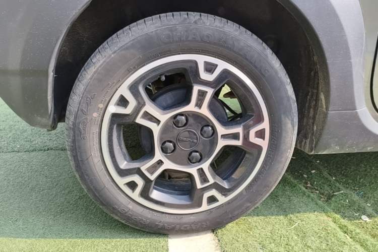 Used Geely Galaxy Panda 2024 200km Panda Rider Right Rear Wheel Hub