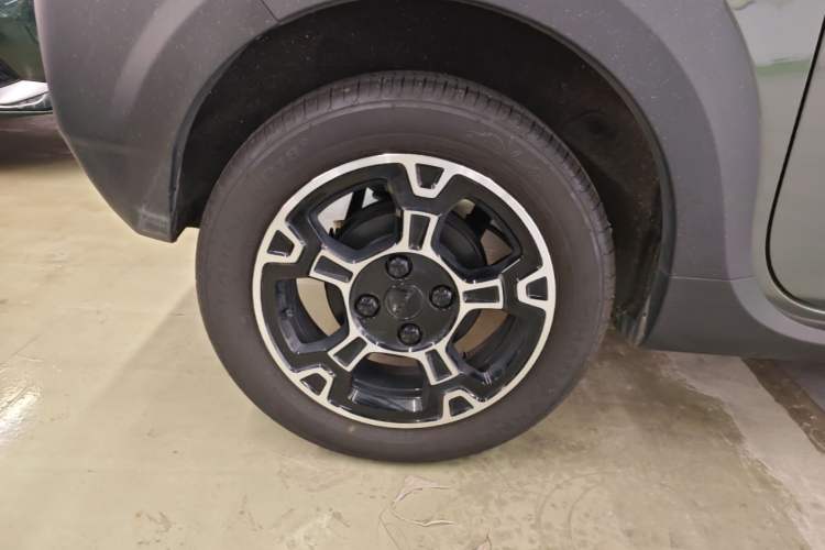 Used Geely Galaxy Panda 2024 200km Panda Rider Right Rear Wheel Hub
