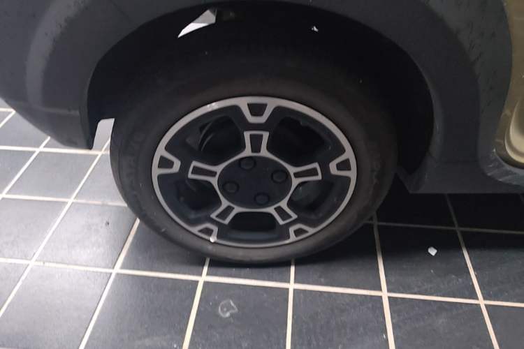 Used Geely Galaxy Panda 2024 200km Panda Rider Right Rear Wheel Hub