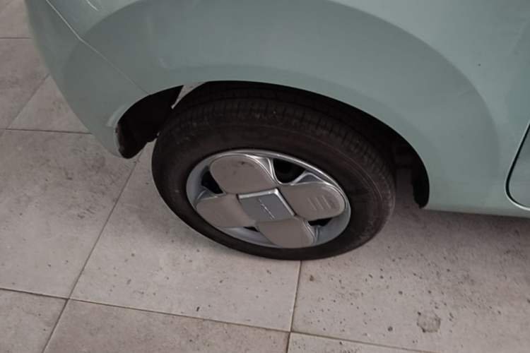 Used Geely Galaxy Panda 2024 Panda Mini 200km Endurance Bear Right Rear Wheel Hub