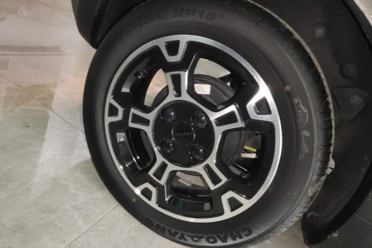 Used Geely Galaxy Panda 2024 200km Panda Rider Right Rear Wheel Hub