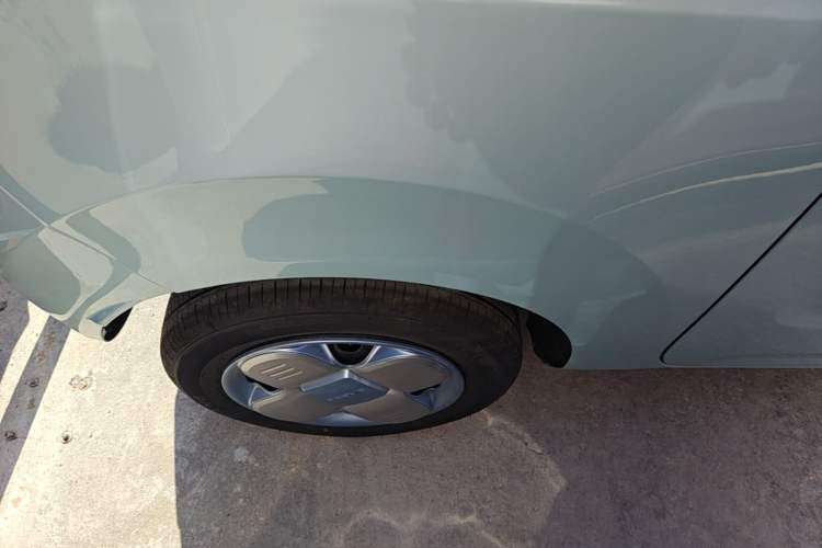 Used Geely Galaxy Panda 2024 Panda Mini 200km Endurance Bear Right Rear Wheel Hub