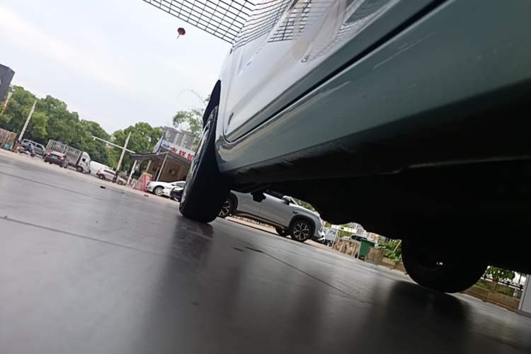 Used Geely Galaxy Panda 2024 Panda Mini 200km Endurance Bear Right Side Sill