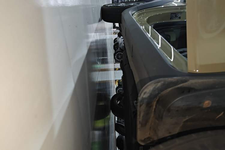 Used Geely Galaxy Panda 2024 200km Panda Rider Right Side Sill