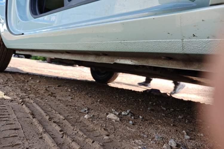 Used Geely Galaxy Panda 2024 Panda Mini 200km Endurance Bear Right Side Sill