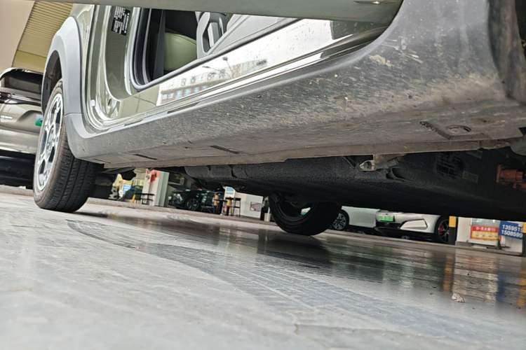 Used Geely Galaxy Panda 2024 200km Panda Rider Right Side Sill