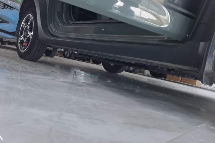 Used Geely Galaxy Panda 2024 200km Panda Rider Right Side Sill