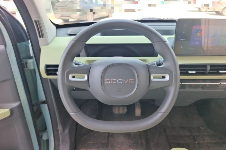Used Geely Galaxy Panda 2024 Panda Mini 200km Endurance Bear Steering Wheel