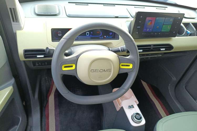 Used Geely Galaxy Panda 2024 200km Panda Rider Steering Wheel