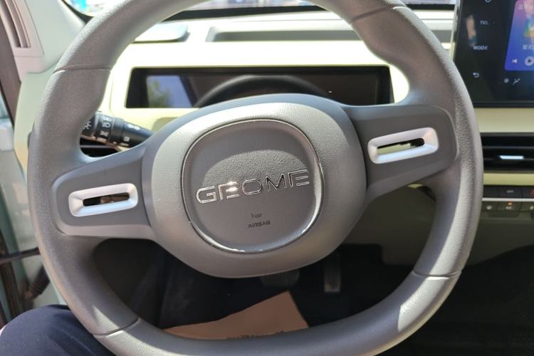 Used Geely Galaxy Panda 2024 Panda Mini 200km Endurance Bear Steering Wheel