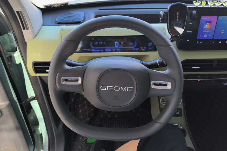 Used Geely Galaxy Panda 2024 Panda Mini 200km Endurance Bear Steering Wheel