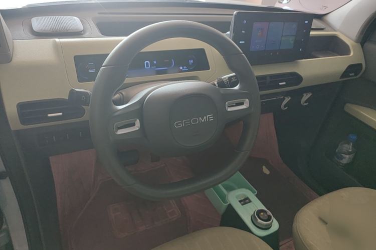 Used Geely Galaxy Panda 2024 Panda Mini 200km Endurance Bear Steering Wheel