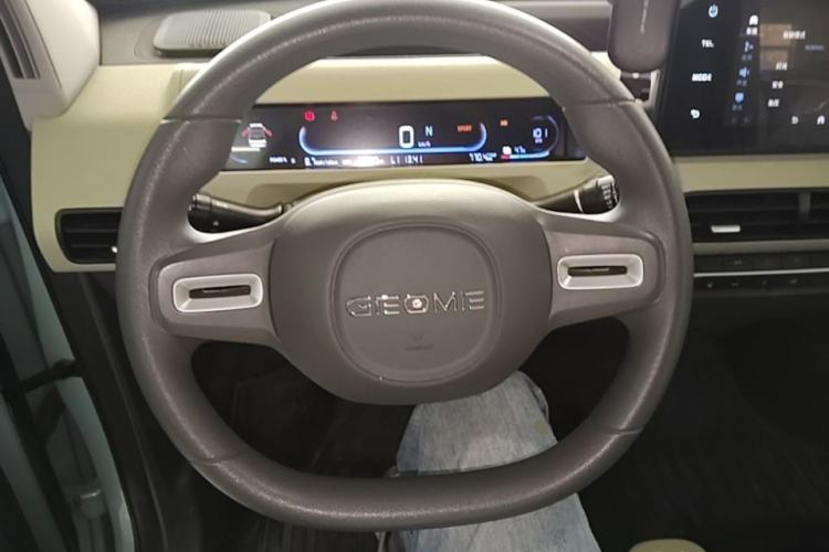 Used Geely Galaxy Panda 2024 Panda Mini 200km Endurance Bear Steering Wheel