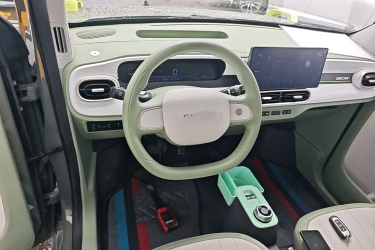Used Geely Galaxy Panda 2024 Panda Mini 200km Endurance Bear Steering Wheel