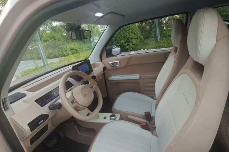 Used Geely Galaxy Panda 2024 Panda Mini 200km Endurance Bear Interior 1
