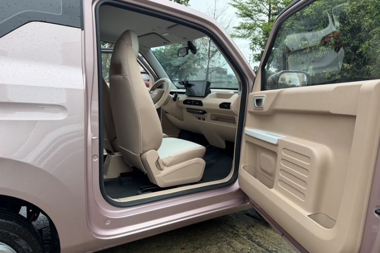 Used Geely Galaxy Panda 2024 Panda Mini 200km Dragon Edition Interior 10