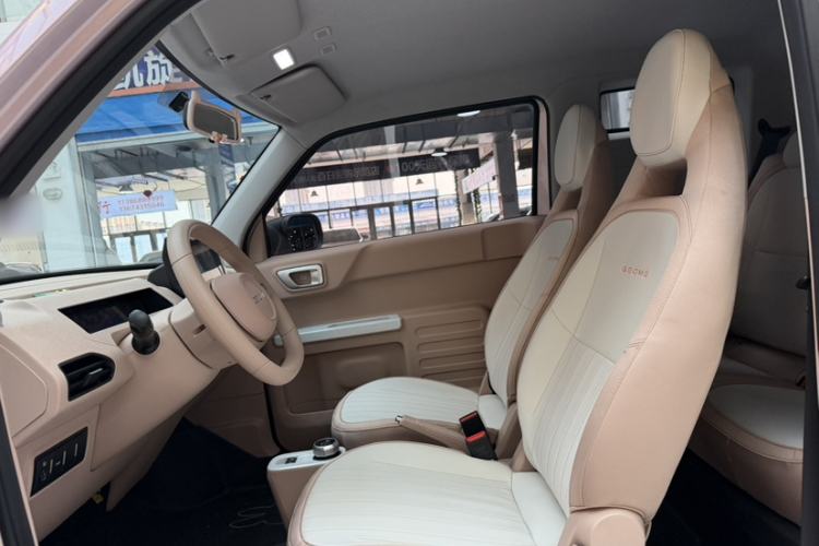 Used Geely Galaxy Panda 2024 Panda Mini 200km Endurance Bear Interior 5