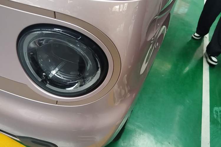 Used Geely Galaxy Panda 2024 Panda Mini 200km Endurance Bear Left Front Headlight