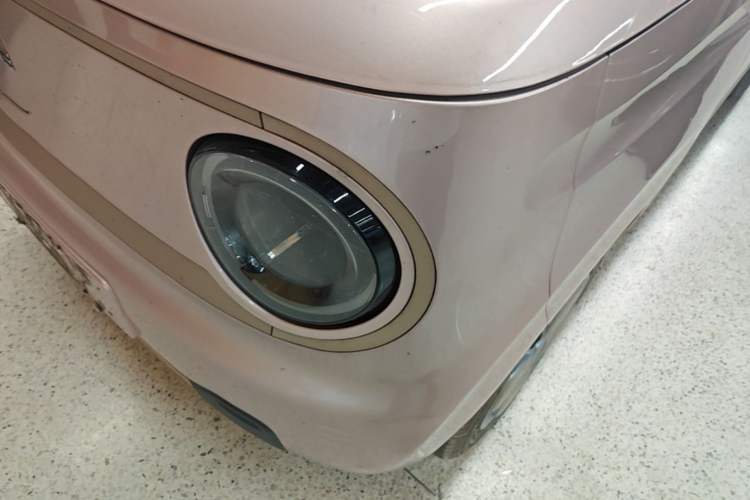 Used Geely Galaxy Panda 2024 Panda Mini 200km Endurance Bear Left Front Headlight