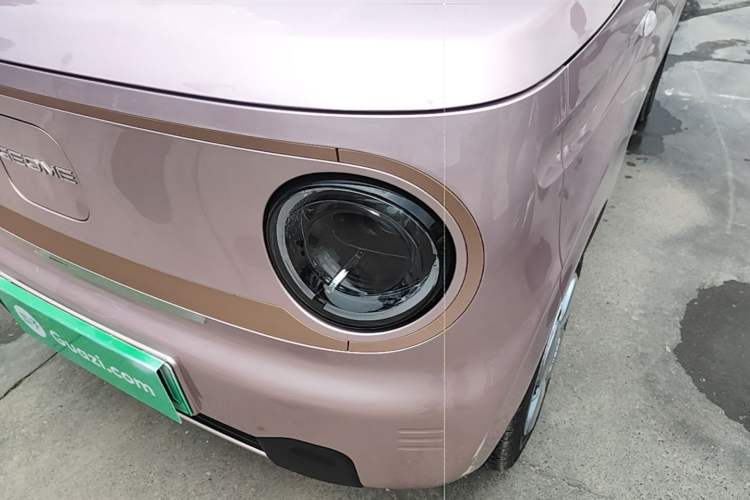 Used Geely Galaxy Panda 2024 Panda Mini 200km Endurance Bear Left Front Headlight