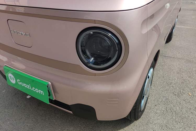 Used Geely Galaxy Panda 2024 Panda Mini 200km Endurance Bear Left Front Headlight