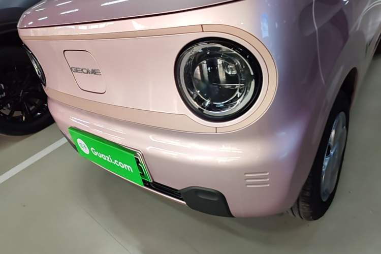 Used Geely Galaxy Panda 2024 Panda Mini 200km Endurance Bear Left Front Headlight