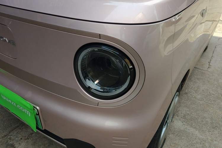Used Geely Galaxy Panda 2024 Panda Mini 200km Endurance Bear Left Front Headlight