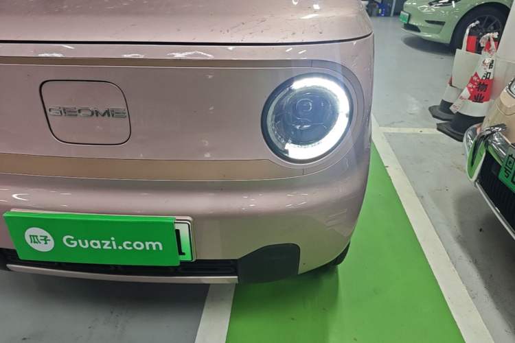 Used Geely Galaxy Panda 2024 Panda Mini 200km Endurance Bear Left Front Headlight